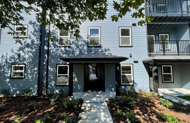 Rooming unit - ROOM for RENT with shared living spaces. WWU Students Welcome! Gallery 3