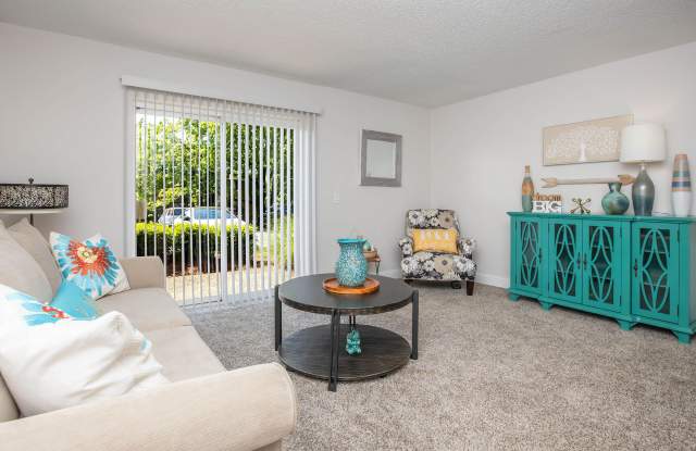 Nob Hill Apartment Homes Gallery 3