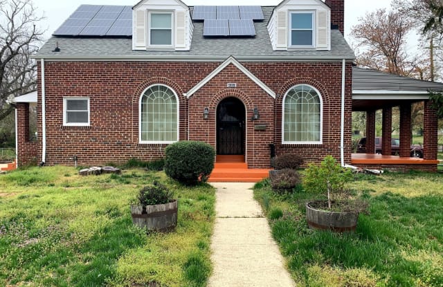 4890 TOWNE PARK ROAD - 4890 Towne Park Rd, Suitland, MD 20746