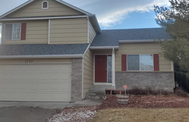 2209 Billings Ln - 2209 Billings Lane, Longmont, CO 80504