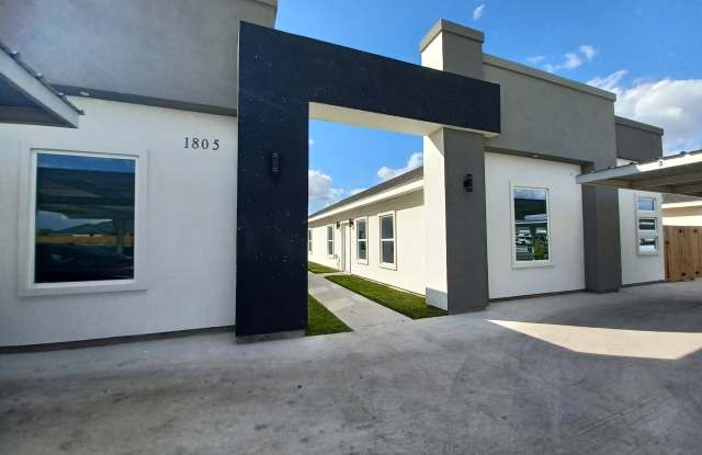 1805 Angelina Drive - 2 photos photos