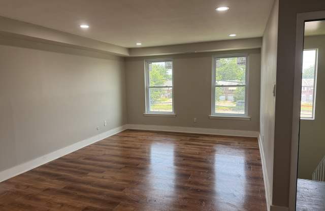 2740 Island Ave photos photos