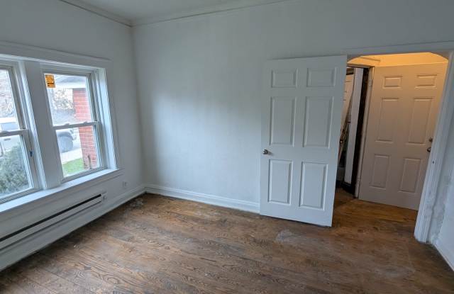 1890 Marloes Ave Gallery 3