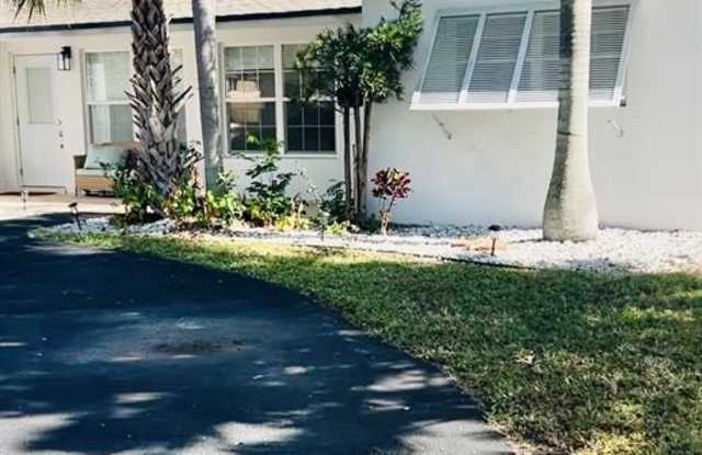 1729 N 16th Ct photos photos