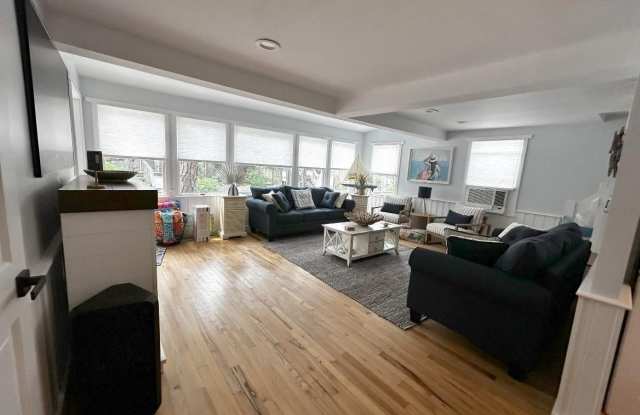 415 Dehnhoff Walk Gallery 4