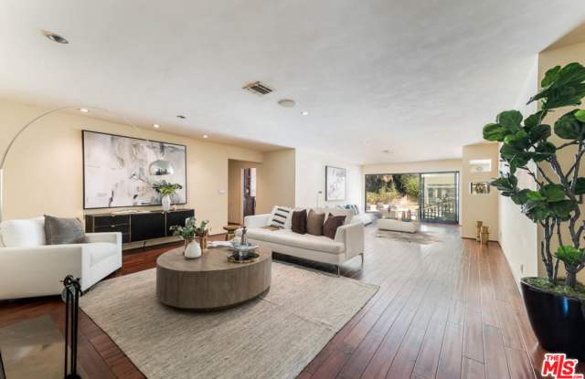 1634 Benedict Canyon Dr Gallery 2