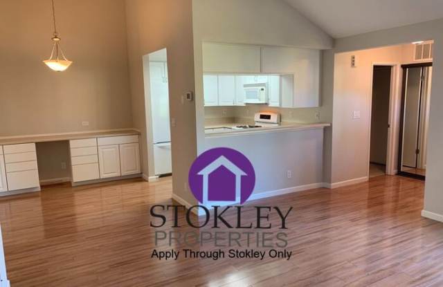 6448 Parklane Plaza Gallery 2