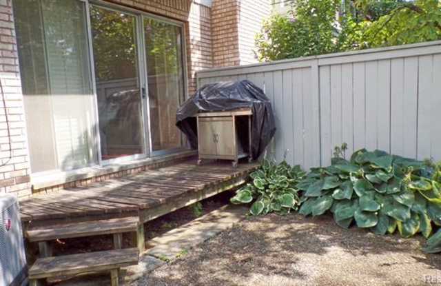 32253 SOUTHFIELD Road Gallery 3