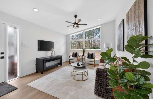 201 Lydia Drive SE Gallery 3