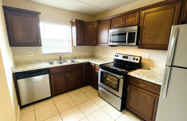 2860 Somerset Park Drive#203 - 2860 Somerset Park Drive, Hillsborough County, FL 33613