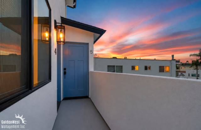 3075 Hawthorn Street photos photos