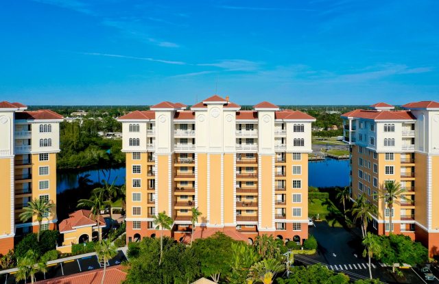 Annual Penthouse Single Family Condo in The Waterfront on Venice Island! - 157 Tampa Avenue East, Venice, FL 34285
