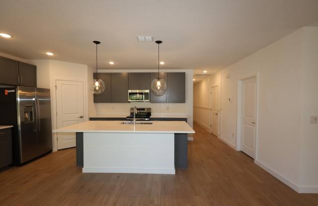 2923 TRIANGLE Road SE Gallery 2