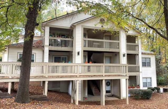 1001 Churchill Downs Court photos photos