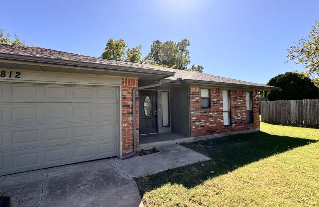 812 Southeast 15th Street - 812 Southeast 15th Street, Moore, OK 73160