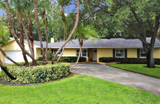 136 BAY POINT DRIVE NE - 136 Bay Point Drive Northeast, St. Petersburg, FL 33704