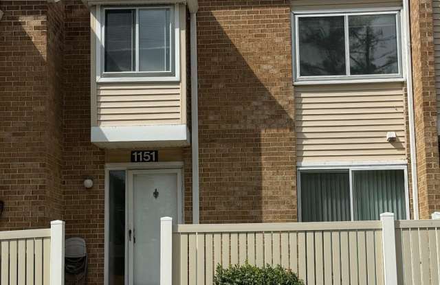 1151 GOLDEN POND Court Gallery 1