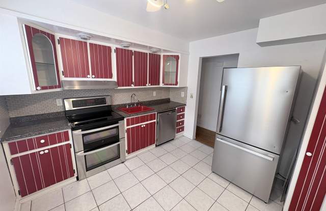 24 COLONIAL DR Gallery 2