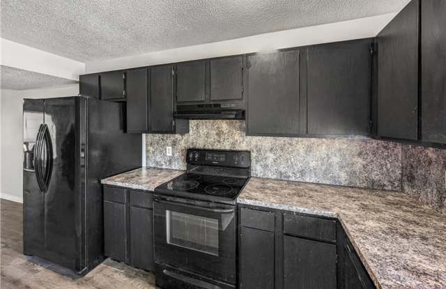 2 Bed 1.5 Bath Condo Gallery 1