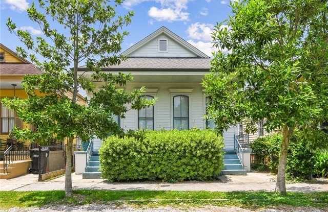 1117 N WHITE Street photos photos