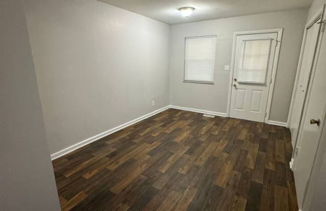 East side - 3 br home Gallery 3
