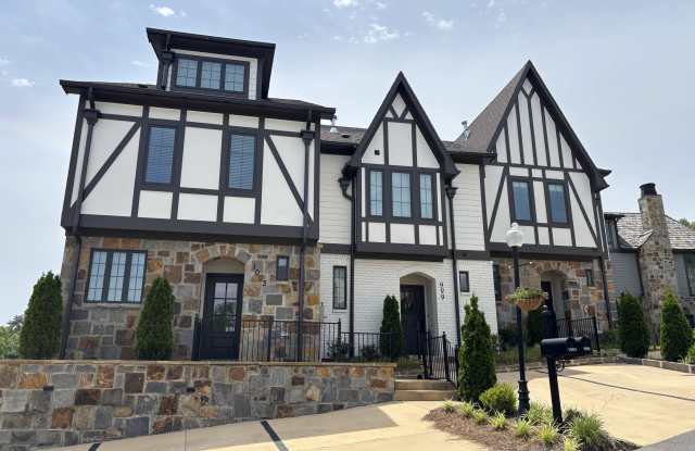 1003 Lennox Boulevard photos photos