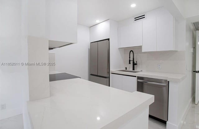 13250 SW 7th Ct Gallery 3