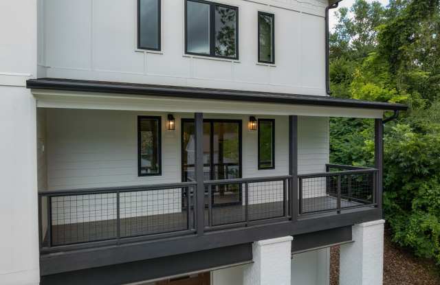 401 Druid Lane Gallery 4