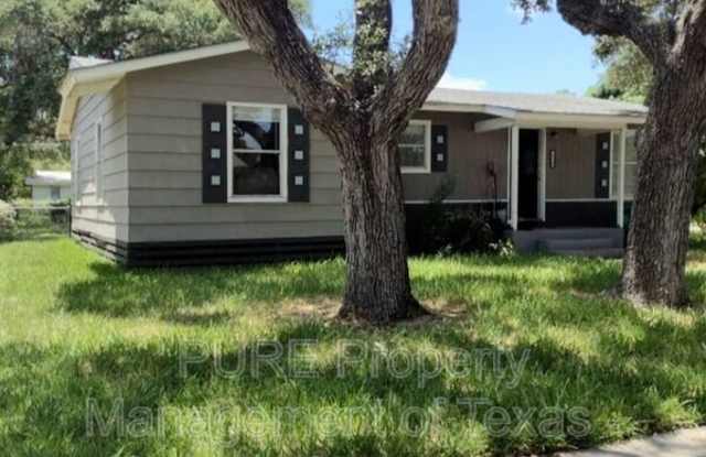 1329 Oak Park Dr photos photos