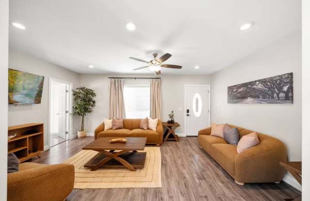 4157 Edgewood Place Gallery 2