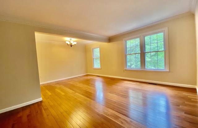 11912 SLOANE COURT Gallery 4