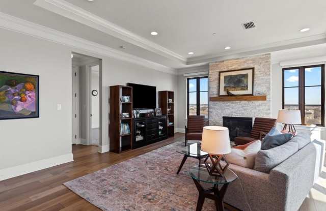 501 Samuels Avenue - 501 Samuels Avenue, Fort Worth, TX 76102