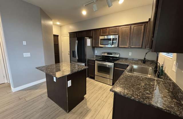 2725 E MINE CREEK Road Gallery 2