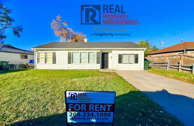 MOVE IN SPECIAL - 5 bed 1.5 bath house - Pet Friendly - 963 Everett Avenue, Pocatello, ID 83201