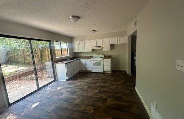 50 Glenwood Court Gallery 4