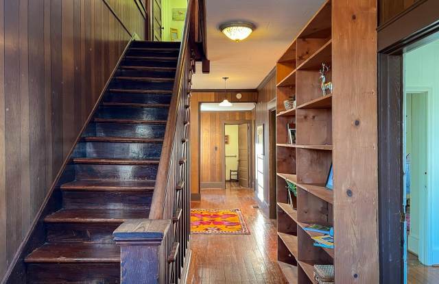 314 N WEST photos photos