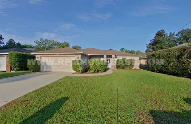 Charming 3-Bedroom Home in the Hidden Estates Community of Navarre Gallery 1