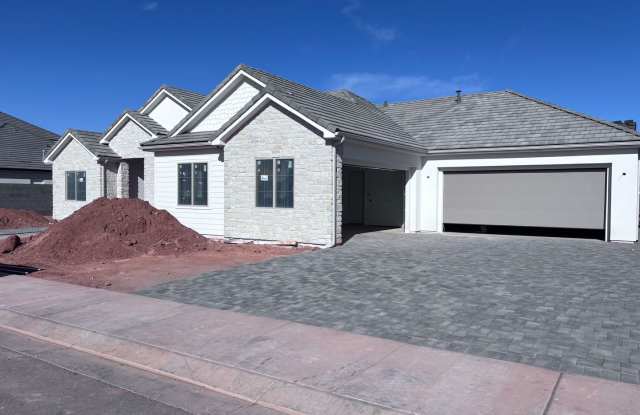 Beautiful single story with 4 bedrooms next to Crimson High School photos photos