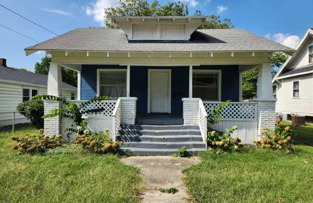 !! Spacious 2-Bedroom, 1-Bathroom Home AVAILABLE NOW !! photos photos