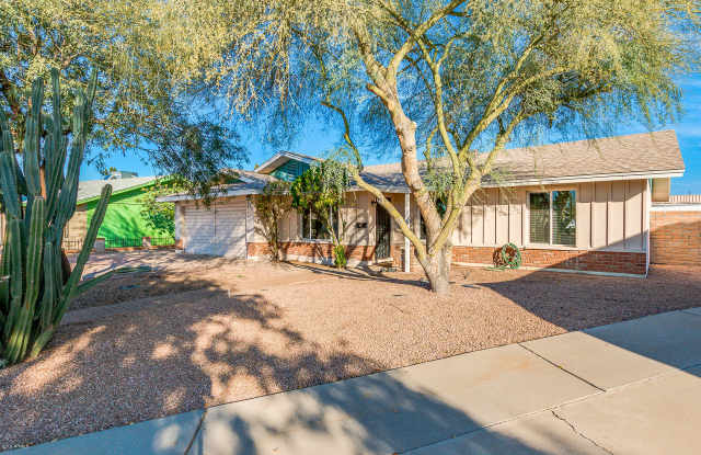 1726 E EL PARQUE Drive Gallery 3