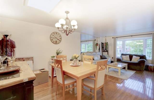 14 CHOPIN CT - 14 Chopin Court, Jersey City, NJ 07302