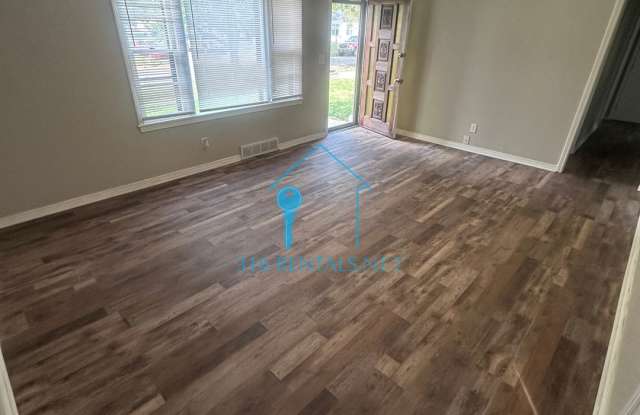 $1200- 3 bed 1 bath - Single Family Home Gallery 4