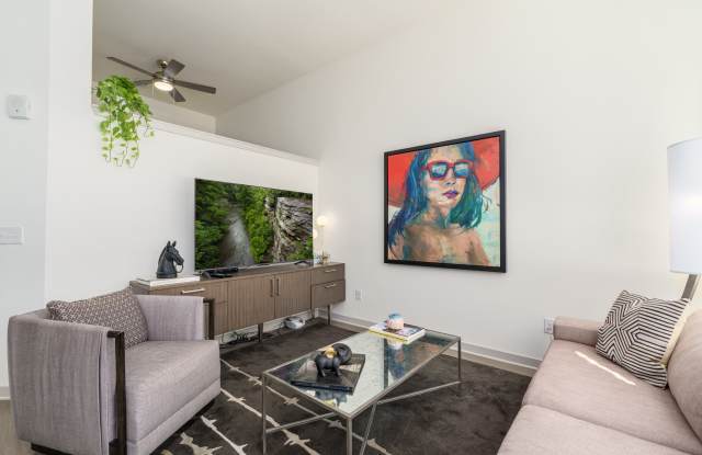 Main and Clay photos photos