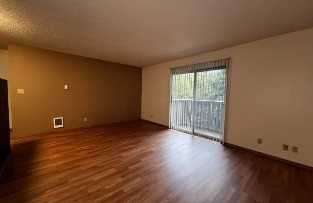 495-D Fairview Avenue SE - 495 Fairview Avenue Southeast, Salem, OR 97302