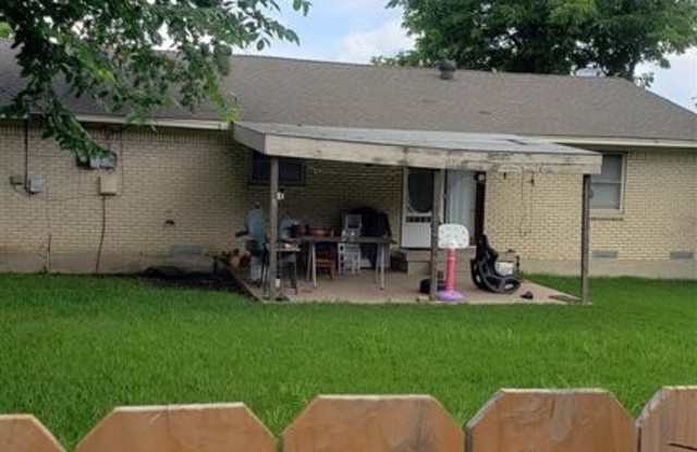 818 Bandera Lane Gallery 3