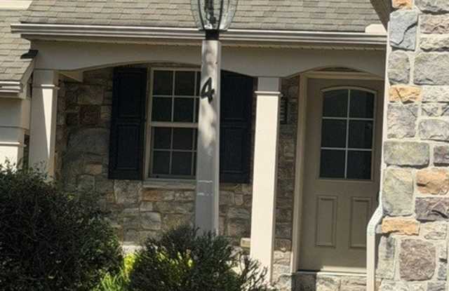 Beautiful Modern 3br 2.5 bath w/bonus room Gallery 4