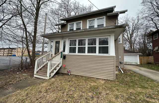 Spacious 3-Bedroom Home Near Jackson High School photos photos