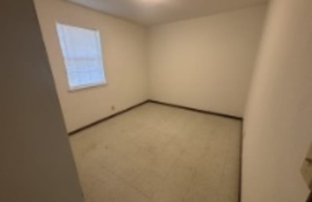 78 Roberts Avenue Gallery 4