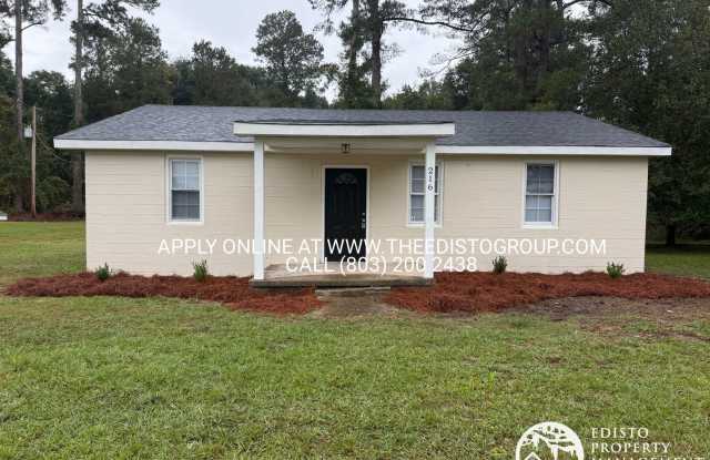 Completely Renovated & Move-In Ready Country Retreat! Gallery 1