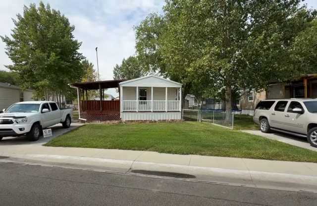 2 Bedroom 1 Bath House With Covered Patio, Storage, Garden, and Great Yard photos photos